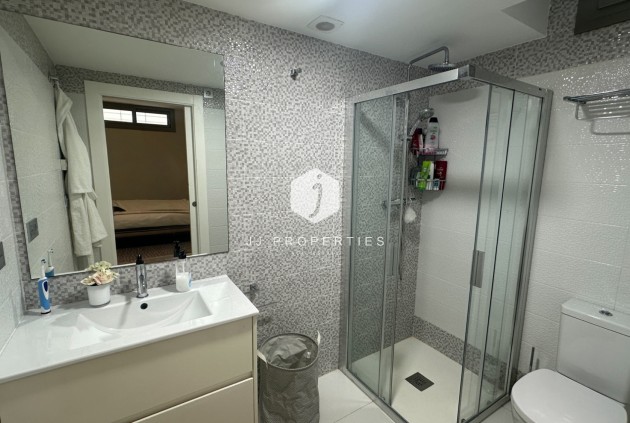 Z drugiej ręki - Mieszkanie w bloku -
Torrevieja - Costa Blanca