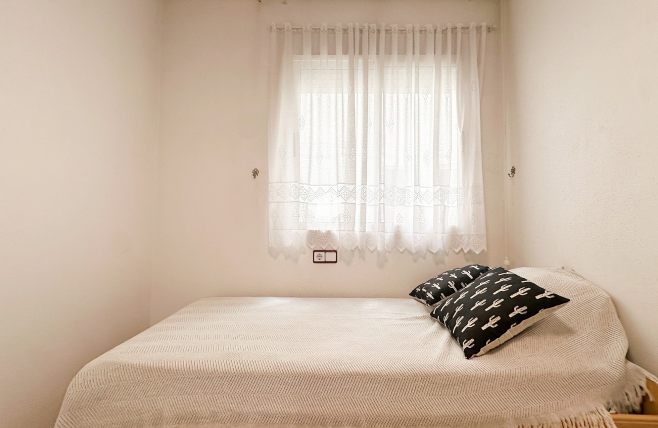 Z drugiej ręki - Mieszkanie w bloku -
Torrevieja - Costa Blanca