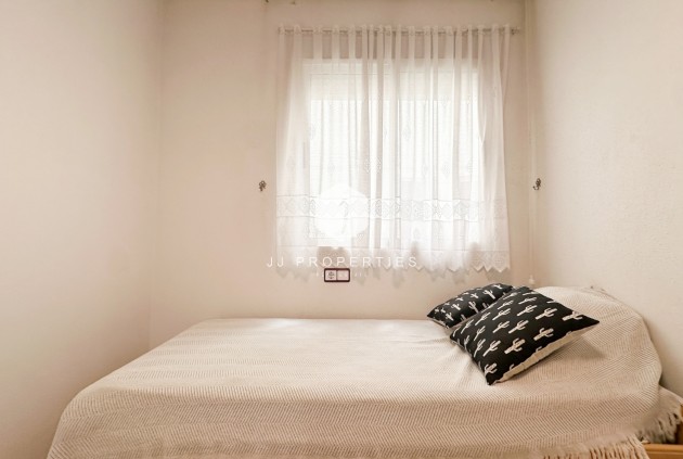 Z drugiej ręki - Mieszkanie w bloku -
Torrevieja - Costa Blanca