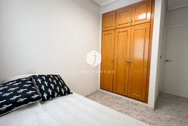 Z drugiej ręki - Mieszkanie w bloku -
Torrevieja - Costa Blanca