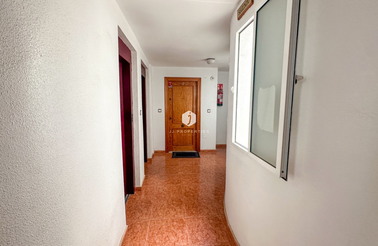 Z drugiej ręki - Mieszkanie w bloku -
Torrevieja - Costa Blanca