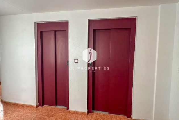 Z drugiej ręki - Mieszkanie w bloku -
Torrevieja - Costa Blanca