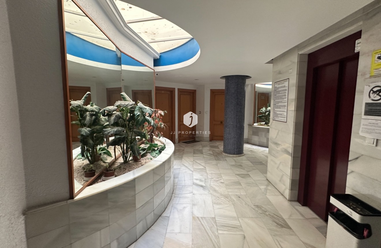 Z drugiej ręki - Mieszkanie w bloku -
Torrevieja - Costa Blanca