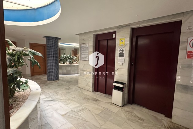 Z drugiej ręki - Mieszkanie w bloku -
Torrevieja - Costa Blanca