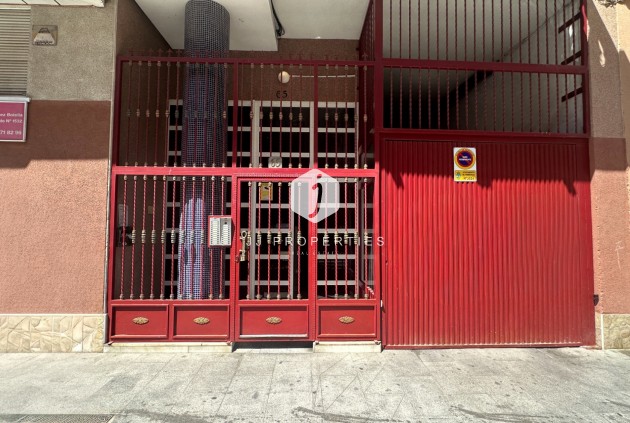 Z drugiej ręki - Mieszkanie w bloku -
Torrevieja - Costa Blanca