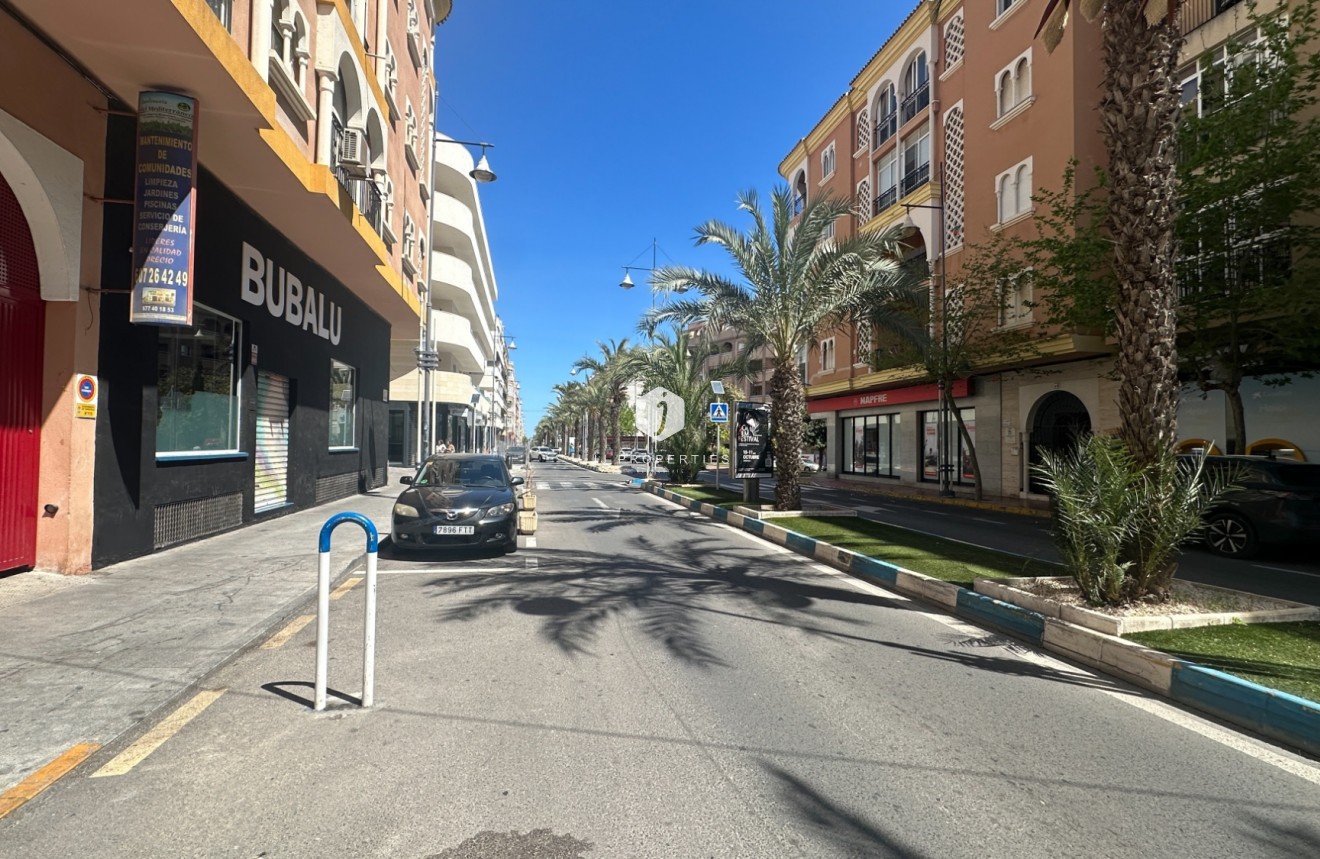 Z drugiej ręki - Mieszkanie w bloku -
Torrevieja - Costa Blanca