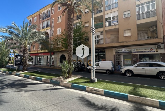 Z drugiej ręki - Mieszkanie w bloku -
Torrevieja - Costa Blanca