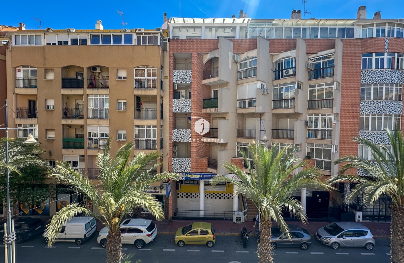 Z drugiej ręki - Mieszkanie w bloku -
Torrevieja - Costa Blanca