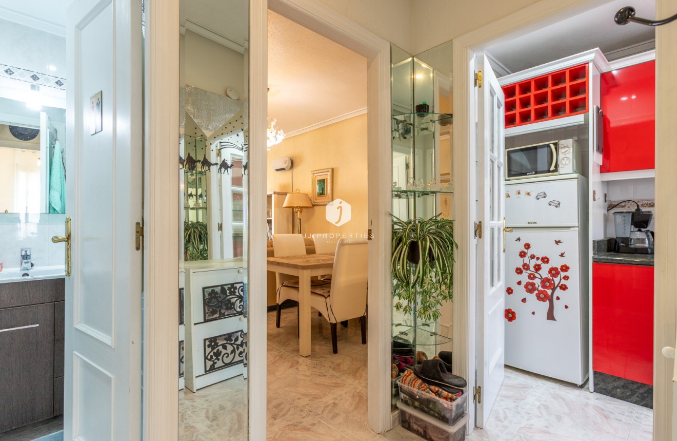 Z drugiej ręki - Mieszkanie w bloku -
Torrevieja - Costa Blanca