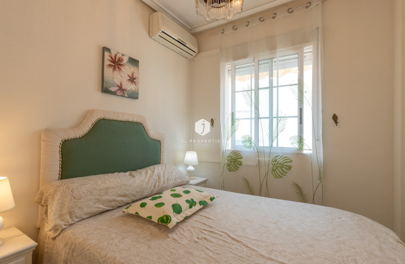 Z drugiej ręki - Mieszkanie w bloku -
Torrevieja - Costa Blanca