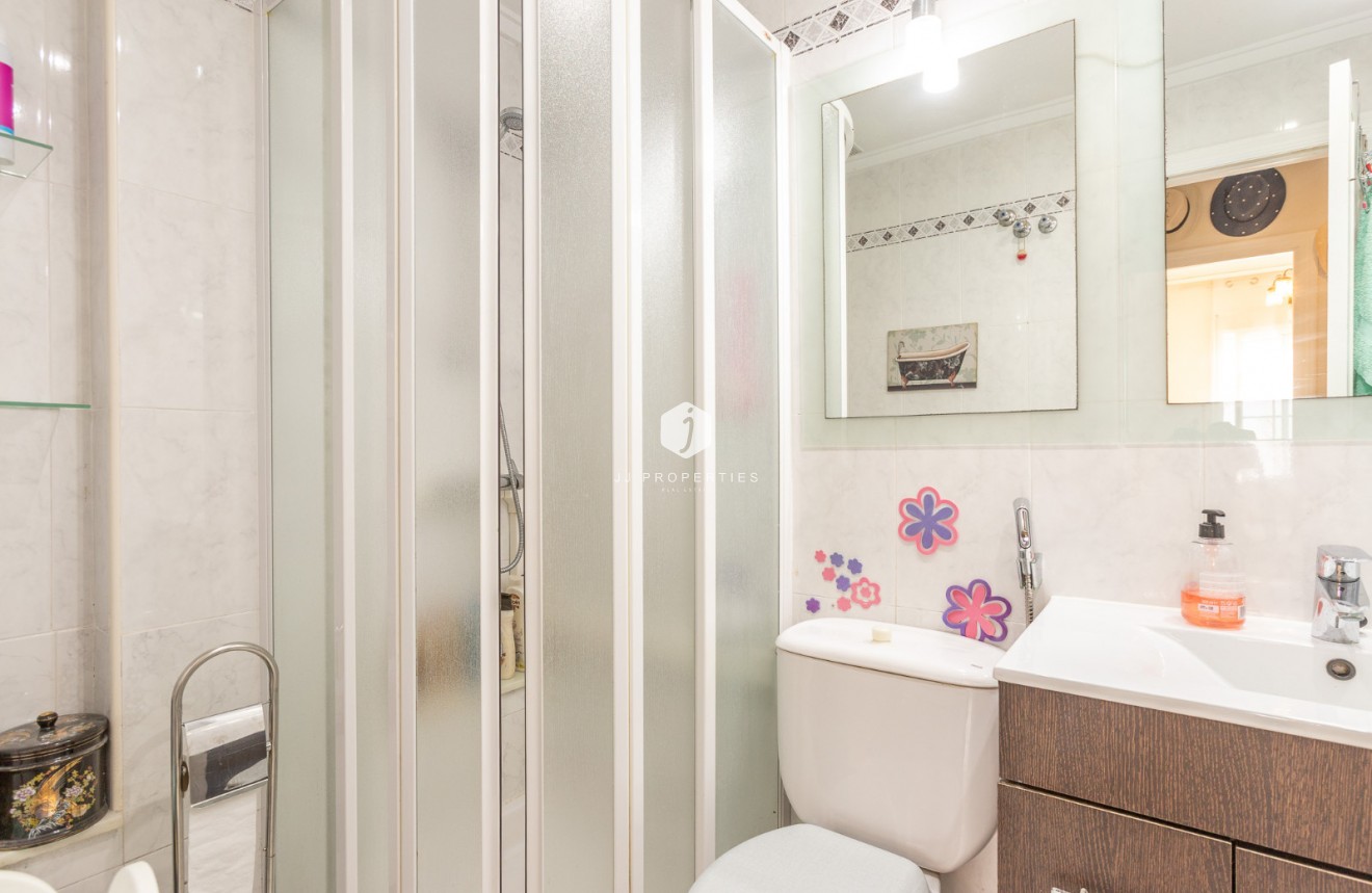 Z drugiej ręki - Mieszkanie w bloku -
Torrevieja - Costa Blanca