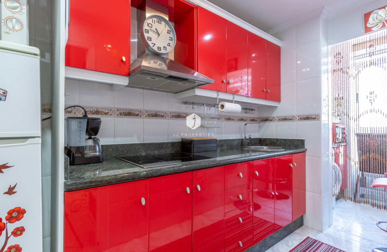 Z drugiej ręki - Mieszkanie w bloku -
Torrevieja - Costa Blanca