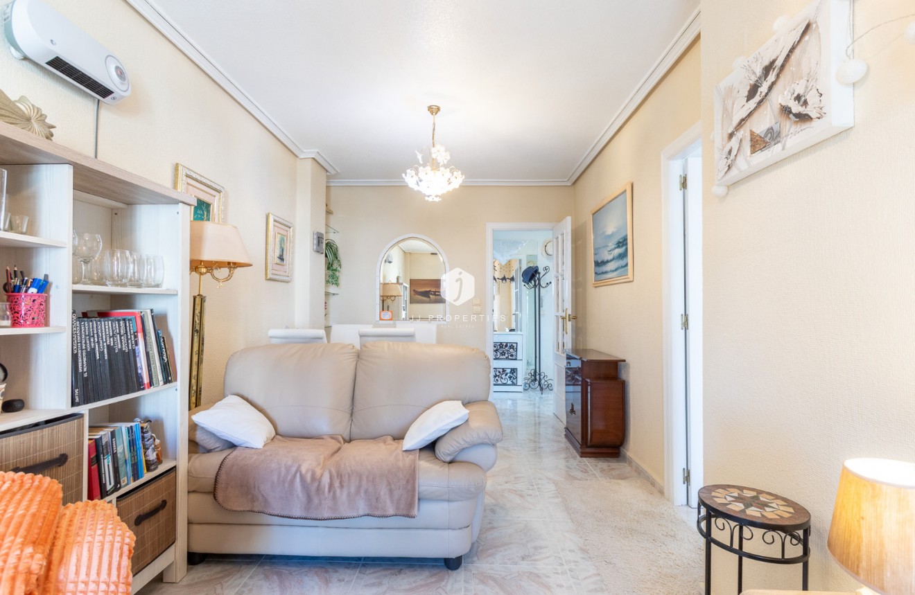 Z drugiej ręki - Mieszkanie w bloku -
Torrevieja - Costa Blanca