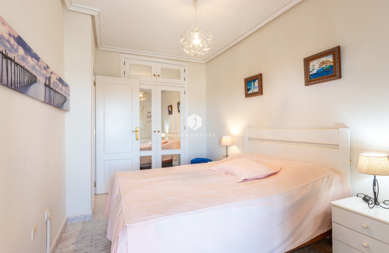 Z drugiej ręki - Mieszkanie w bloku -
Torrevieja - Costa Blanca