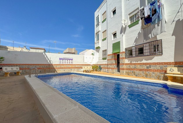 Z drugiej ręki - Mieszkanie w bloku -
Torrevieja - Costa Blanca