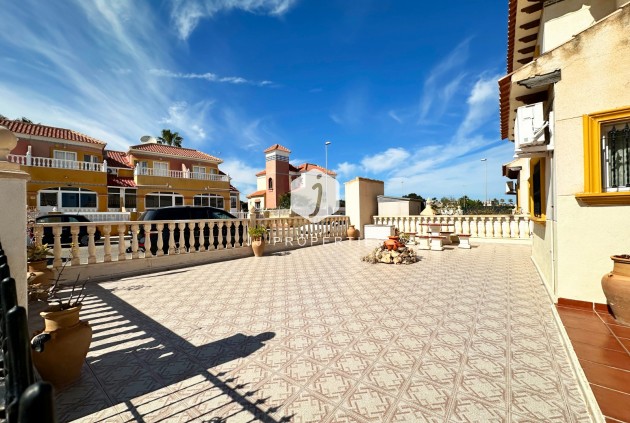 Aus zweiter Hand - Chalet -
Orihuela Costa - Costa Blanca