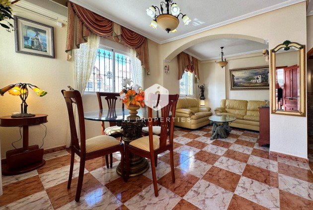 Aus zweiter Hand - Chalet -
Orihuela Costa - Costa Blanca