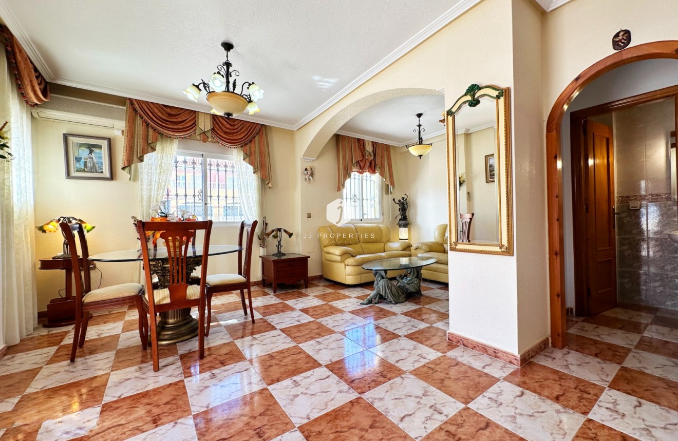 Aus zweiter Hand - Chalet -
Orihuela Costa - Costa Blanca