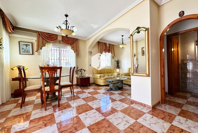 Aus zweiter Hand - Chalet -
Orihuela Costa - Costa Blanca