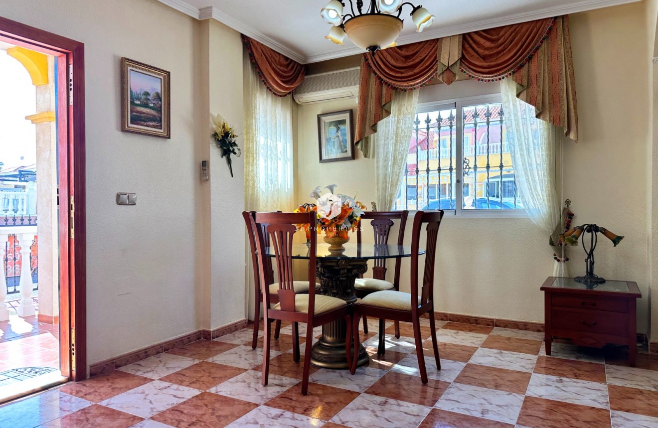 Aus zweiter Hand - Chalet -
Orihuela Costa - Costa Blanca