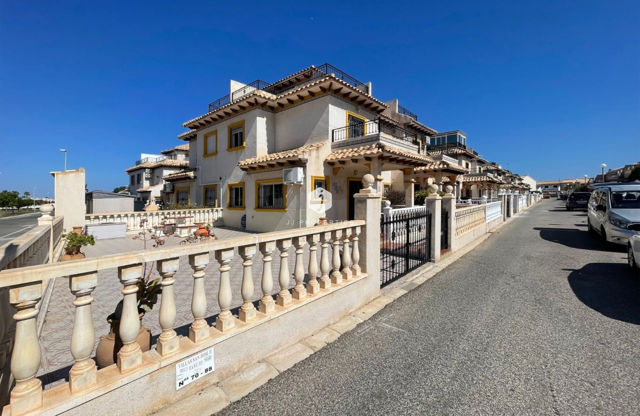 Aus zweiter Hand - Chalet -
Orihuela Costa - Costa Blanca