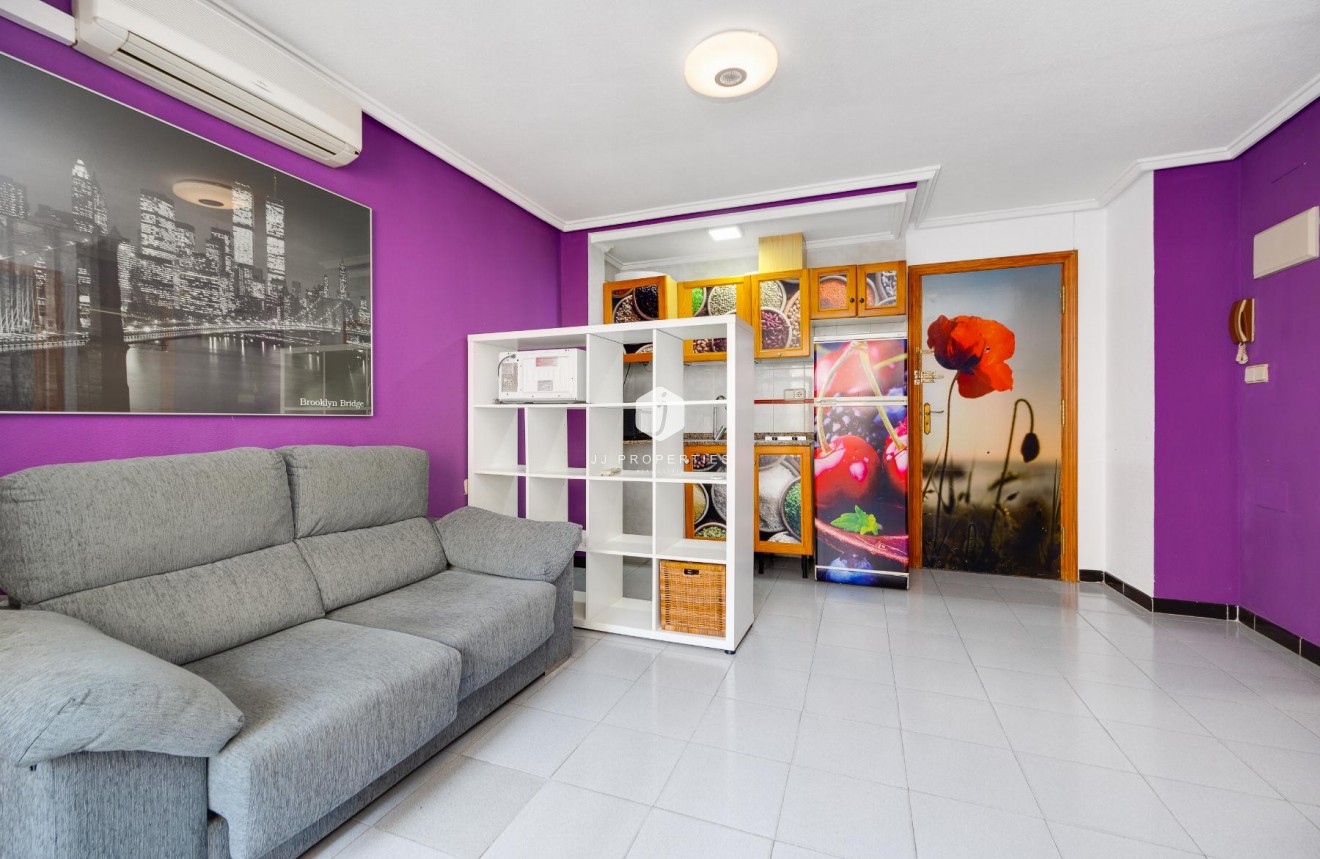 Z drugiej ręki - Mieszkanie w bloku -
Torrevieja - Costa Blanca