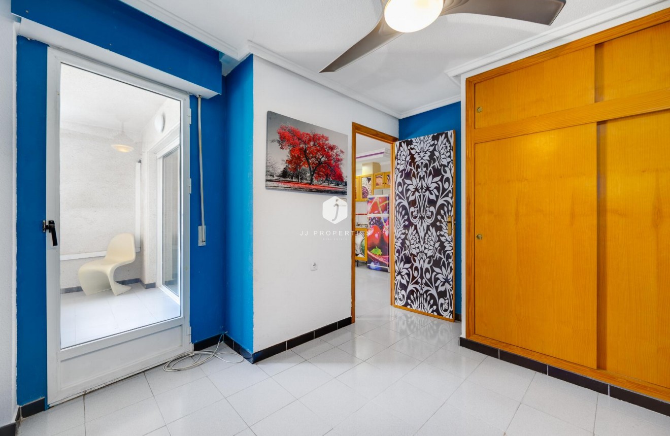 Z drugiej ręki - Mieszkanie w bloku -
Torrevieja - Costa Blanca