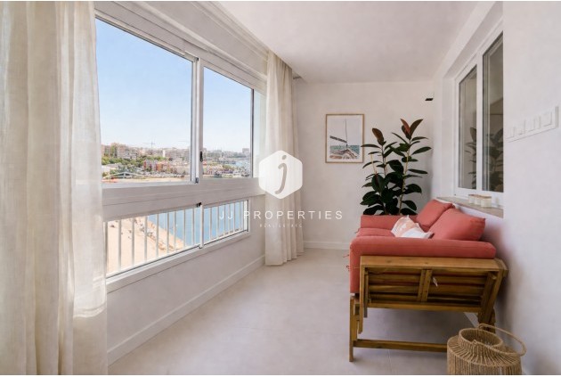 Resale - Apartment / flat -
Torrevieja - Costa Blanca