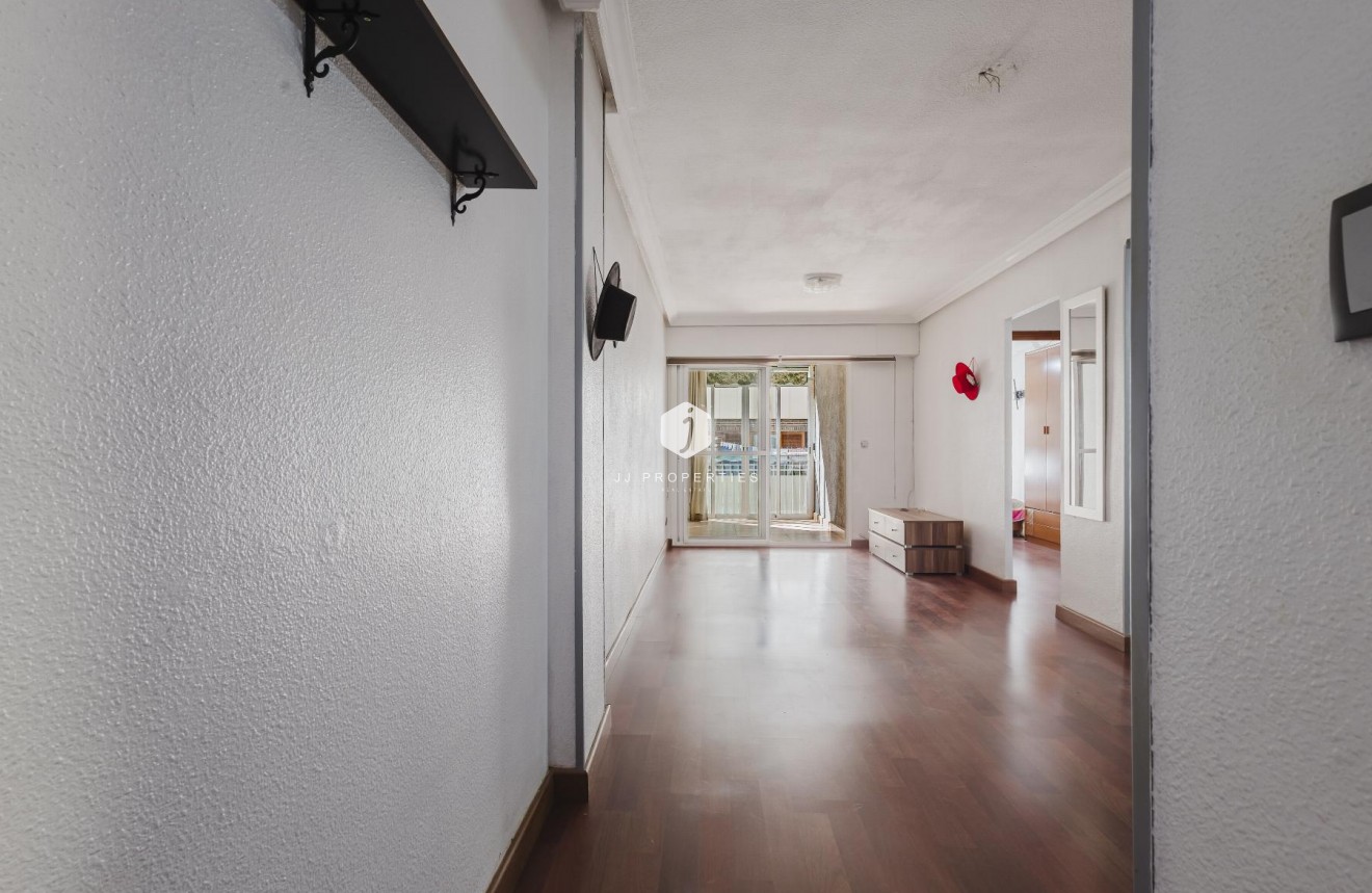 Z drugiej ręki - Mieszkanie w bloku -
Torrevieja - Costa Blanca