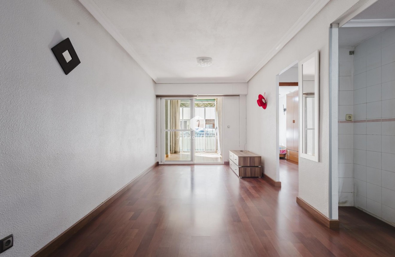 Z drugiej ręki - Mieszkanie w bloku -
Torrevieja - Costa Blanca