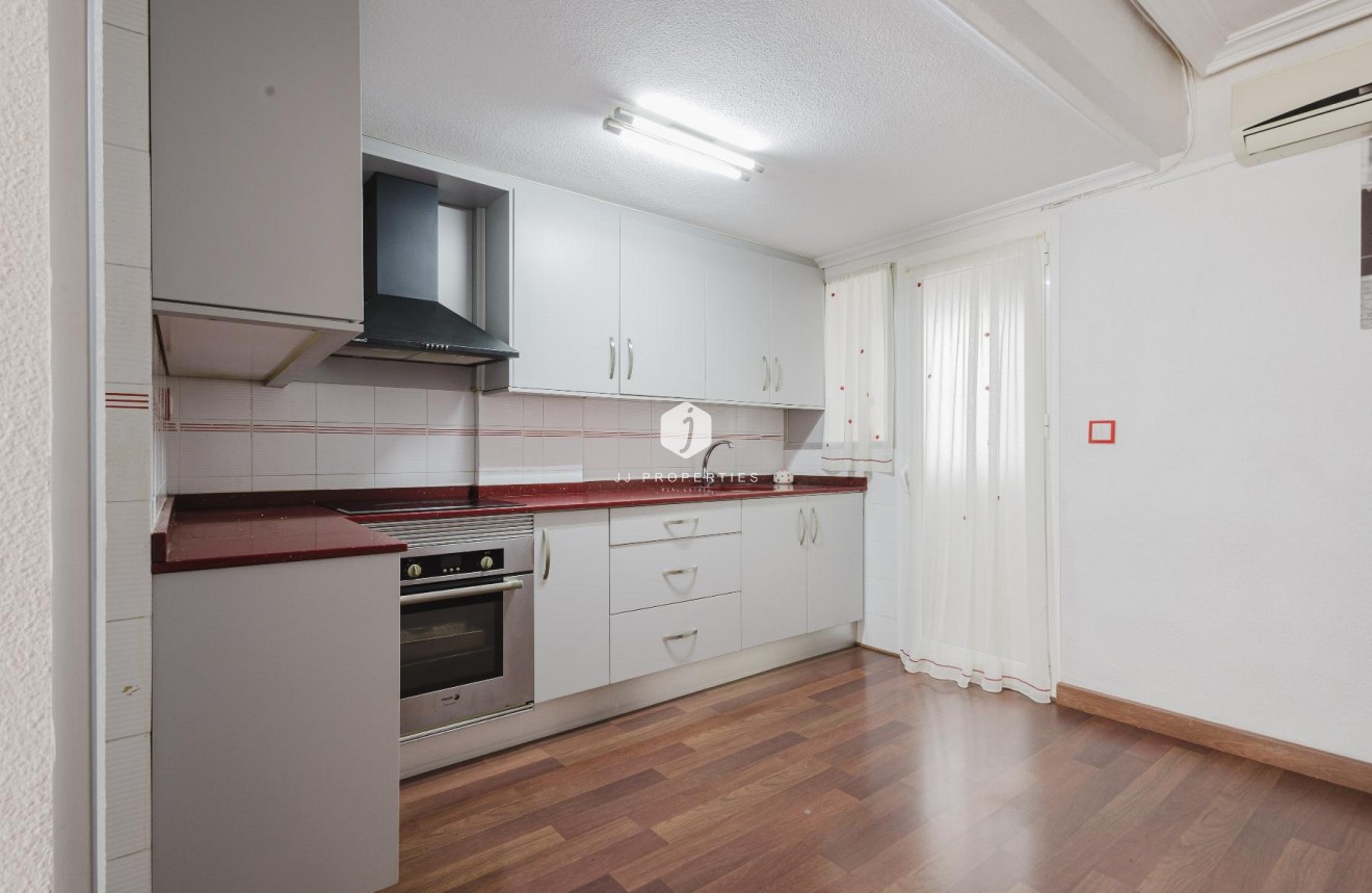 Z drugiej ręki - Mieszkanie w bloku -
Torrevieja - Costa Blanca