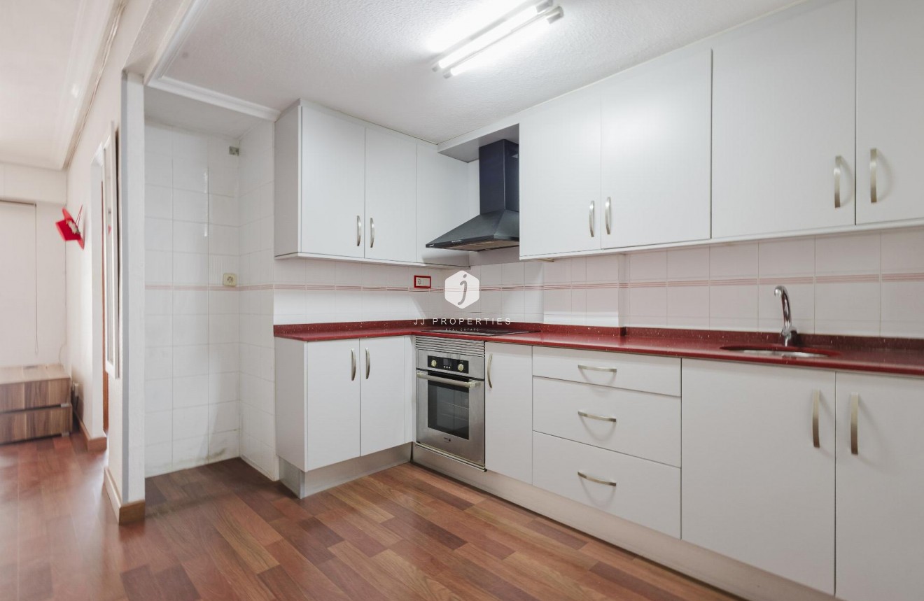 Z drugiej ręki - Mieszkanie w bloku -
Torrevieja - Costa Blanca