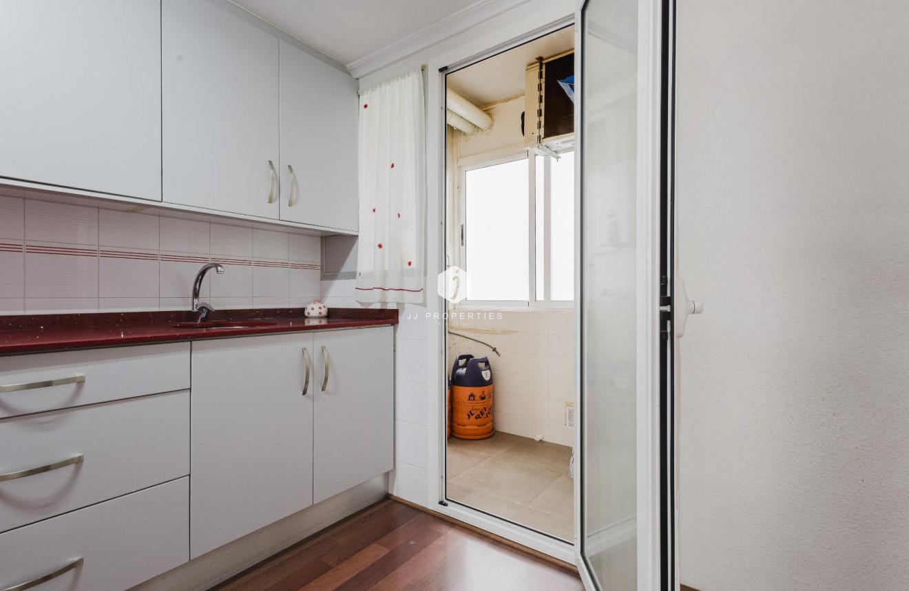 Z drugiej ręki - Mieszkanie w bloku -
Torrevieja - Costa Blanca