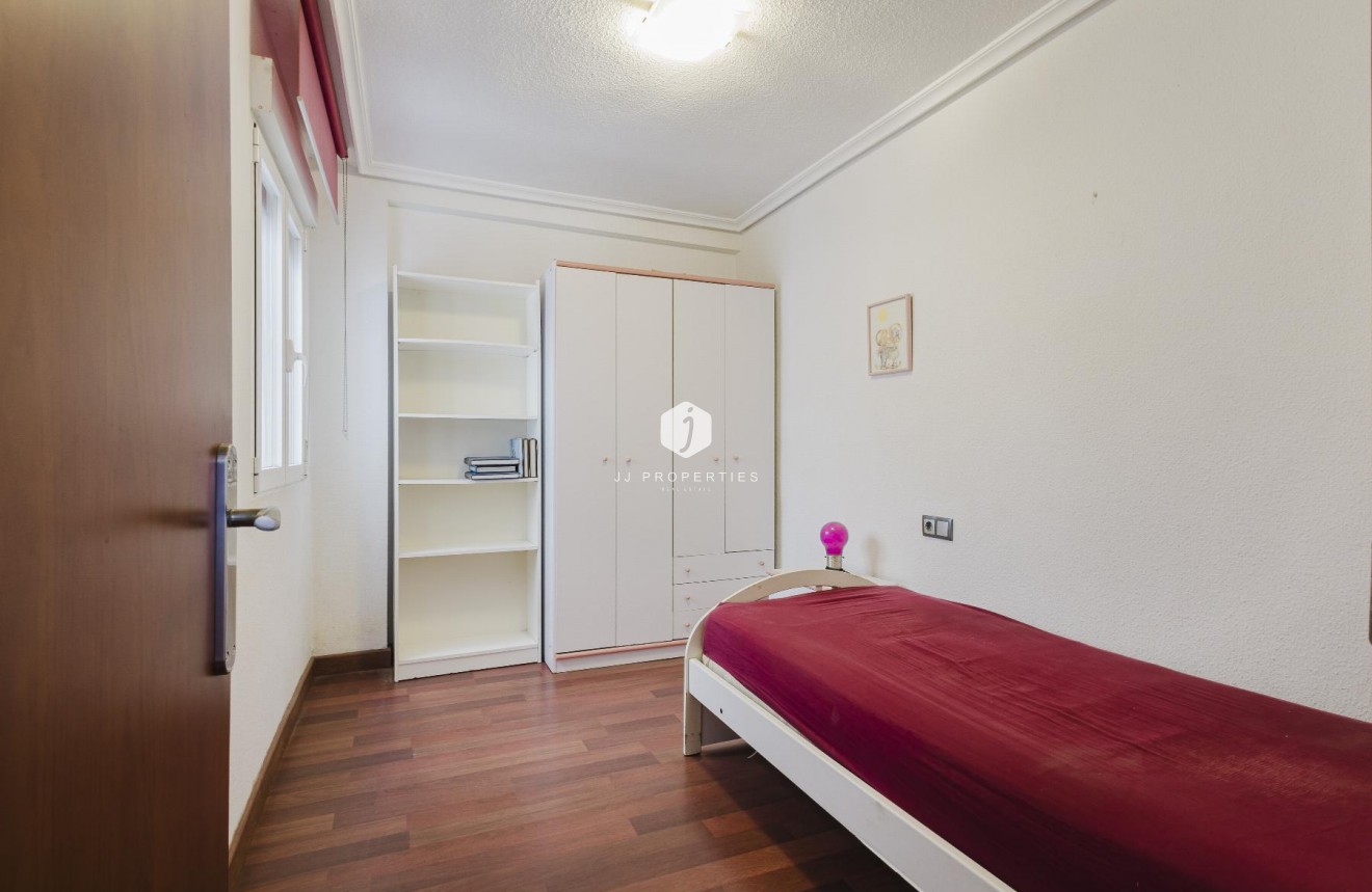 Z drugiej ręki - Mieszkanie w bloku -
Torrevieja - Costa Blanca