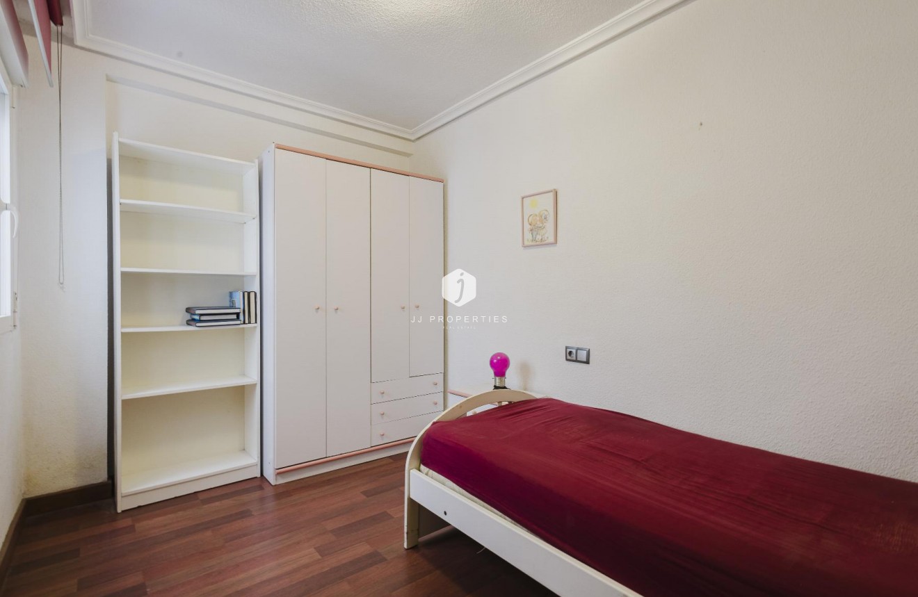 Z drugiej ręki - Mieszkanie w bloku -
Torrevieja - Costa Blanca