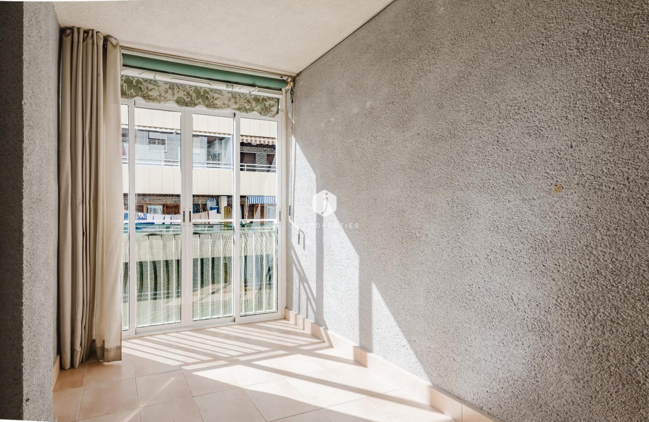 Z drugiej ręki - Mieszkanie w bloku -
Torrevieja - Costa Blanca