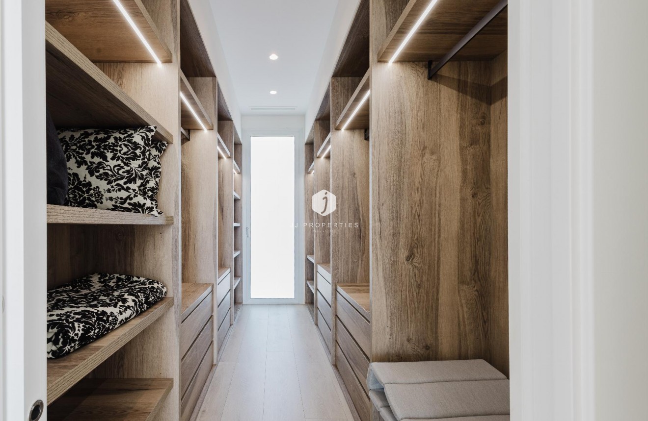 Aus zweiter Hand - Villa -
Orihuela Costa - Costa Blanca