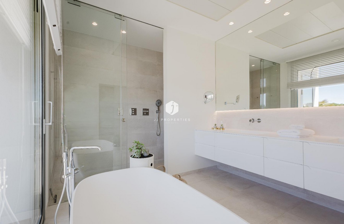 Aus zweiter Hand - Villa -
Orihuela Costa - Costa Blanca