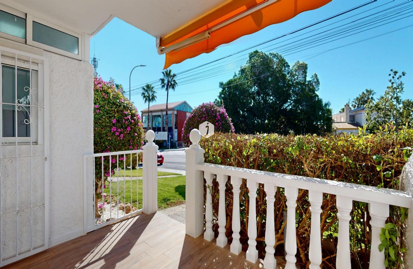 Aus zweiter Hand - Bungalow -
Orihuela Costa - Costa Blanca