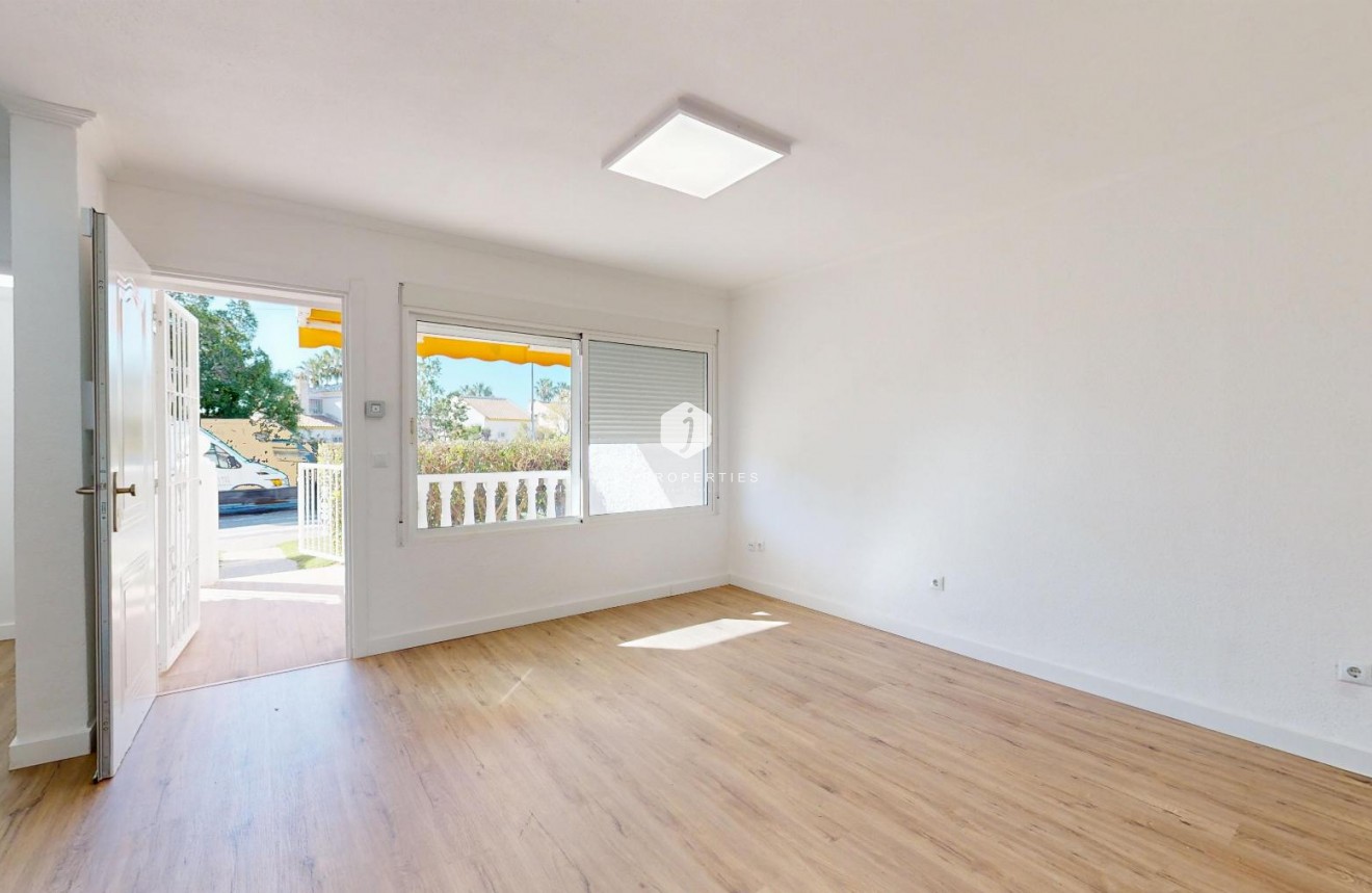 Aus zweiter Hand - Bungalow -
Orihuela Costa - Costa Blanca