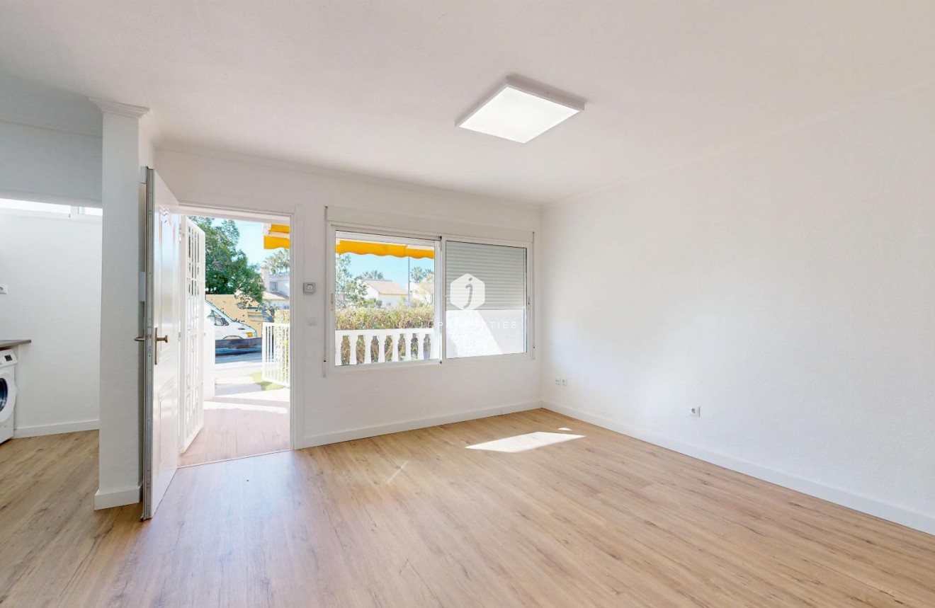 Aus zweiter Hand - Bungalow -
Orihuela Costa - Costa Blanca