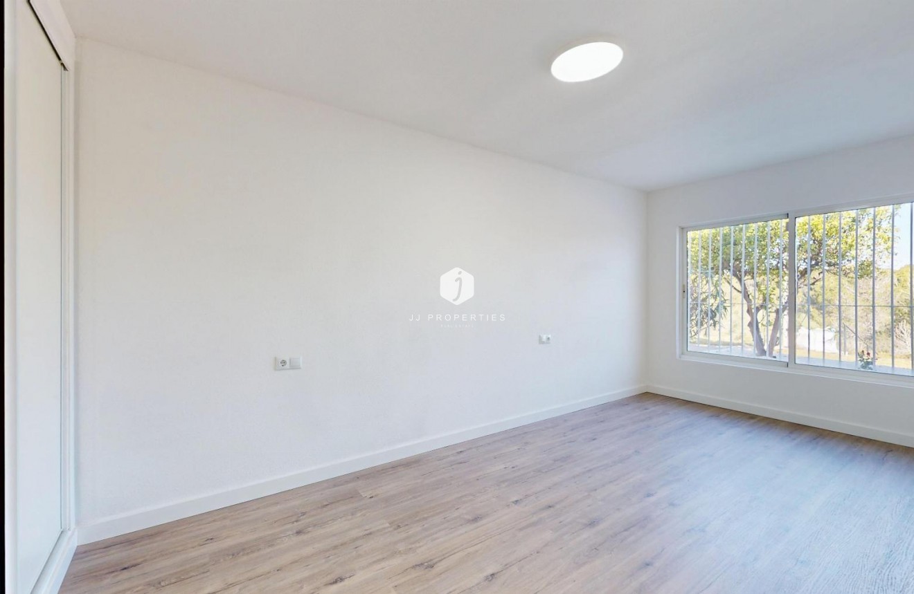 Aus zweiter Hand - Bungalow -
Orihuela Costa - Costa Blanca