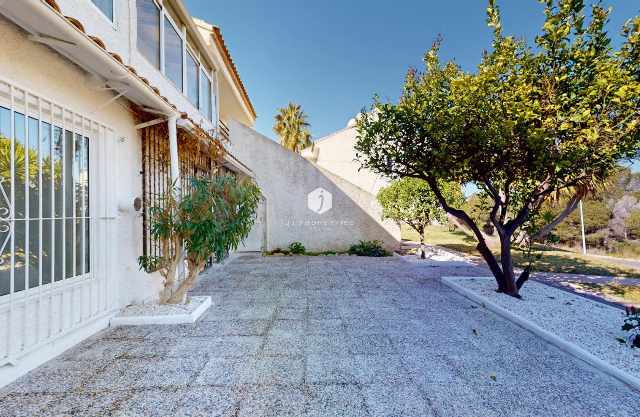 Aus zweiter Hand - Bungalow -
Orihuela Costa - Costa Blanca