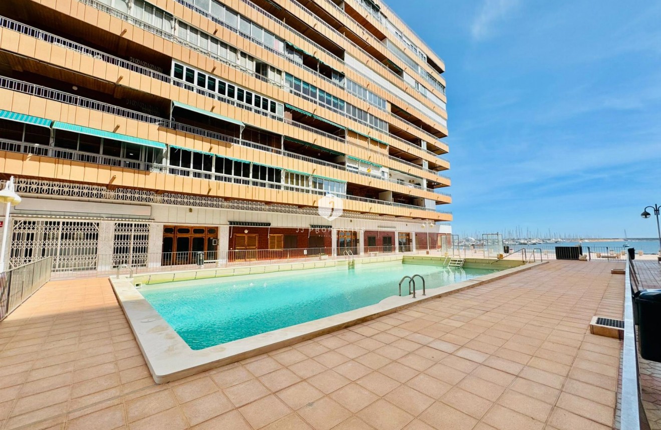 Z drugiej ręki - Mieszkanie w bloku -
Torrevieja - Costa Blanca