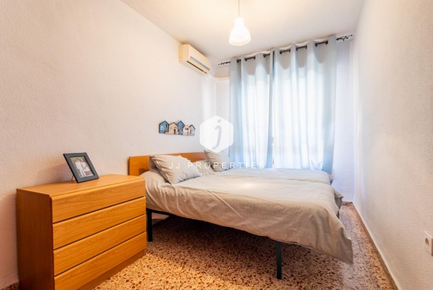 Z drugiej ręki - Mieszkanie w bloku -
Torrevieja - Costa Blanca