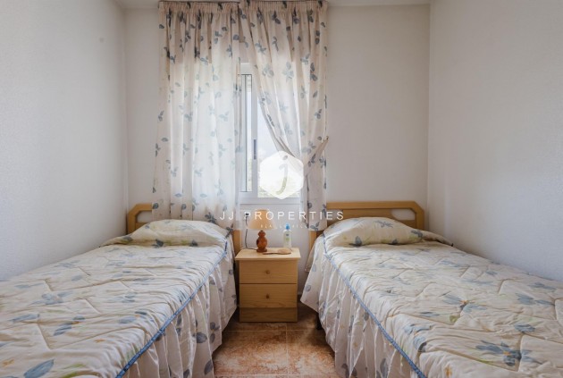 Z drugiej ręki - Mieszkanie w bloku -
Torrevieja - Costa Blanca