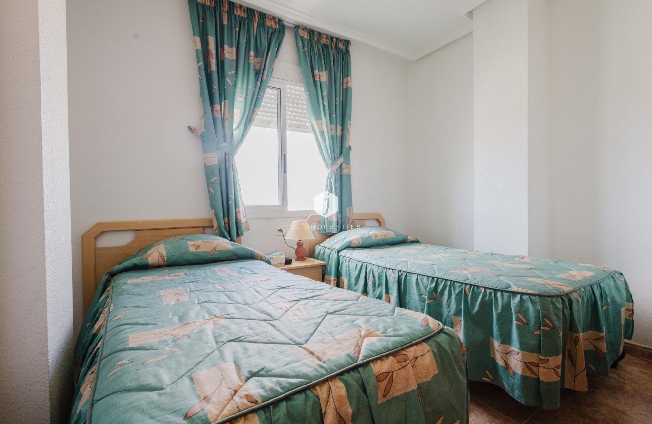 Z drugiej ręki - Mieszkanie w bloku -
Torrevieja - Costa Blanca