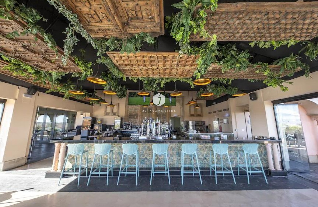 Z drugiej ręki - Villa -
Algorfa - Inland