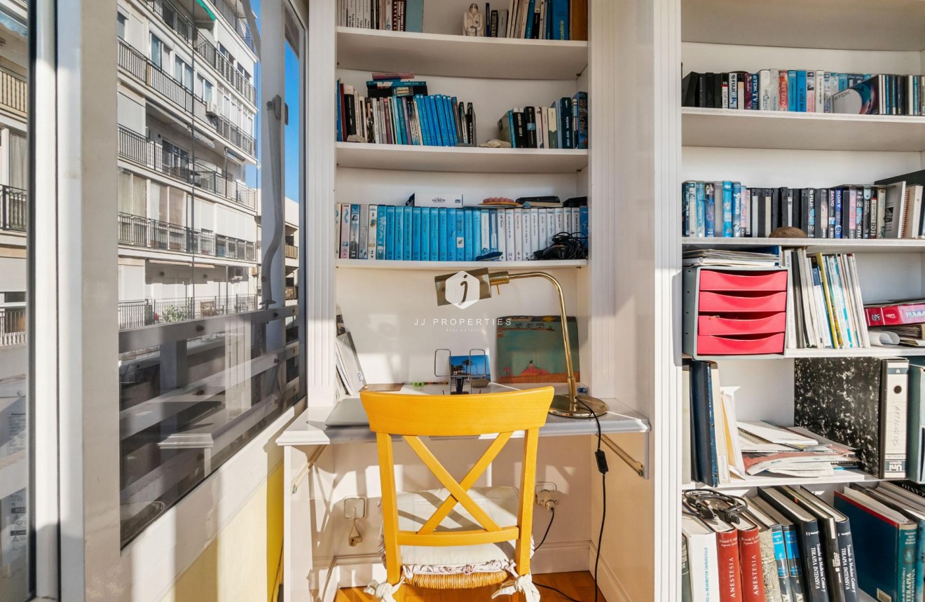 Z drugiej ręki - Mieszkanie w bloku -
Torrevieja - Costa Blanca