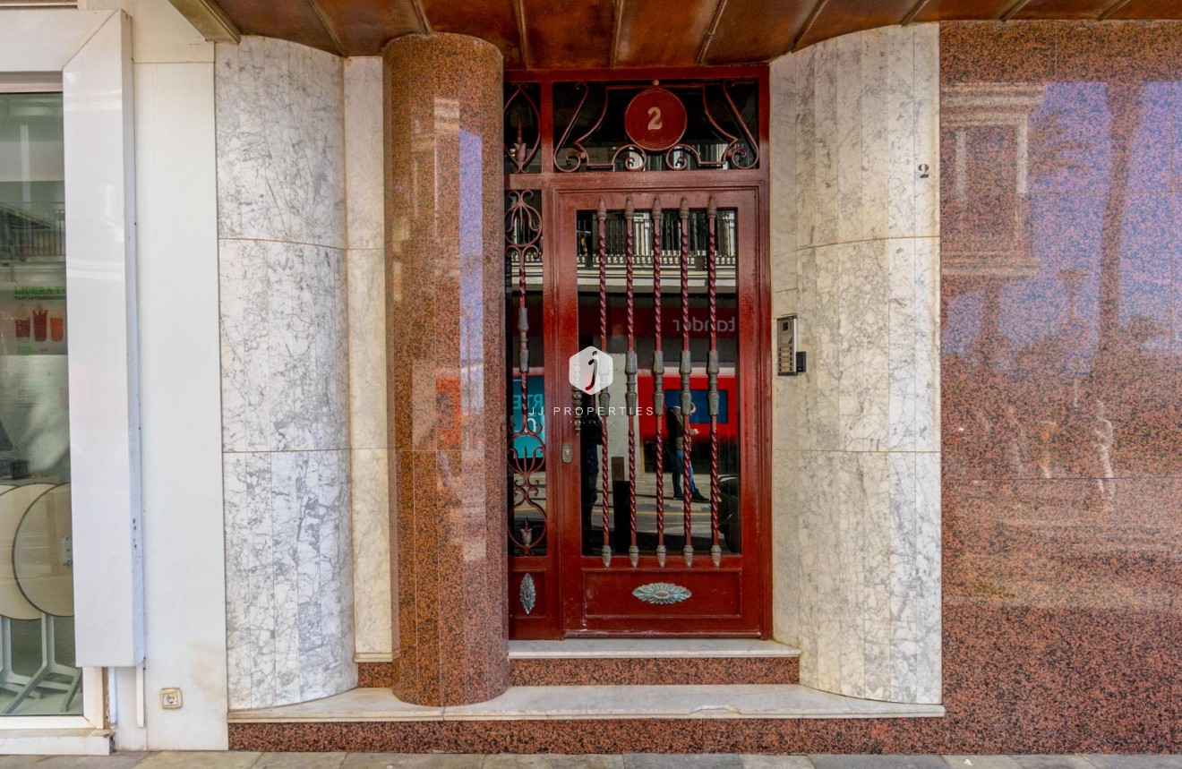 Z drugiej ręki - Mieszkanie w bloku -
Torrevieja - Costa Blanca